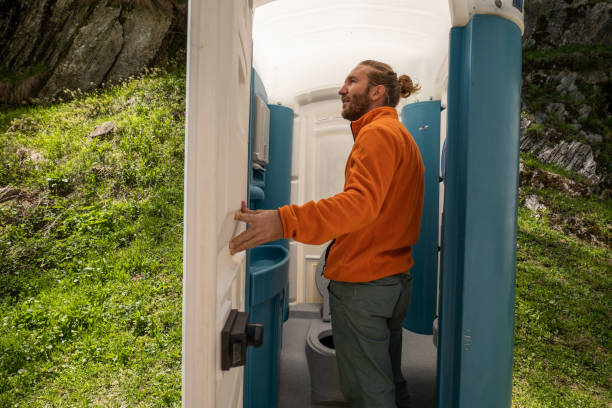 Best Porta potty rental near me  in Garland, TX